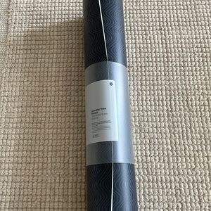 Brand new Lululemon Rise yoga mat